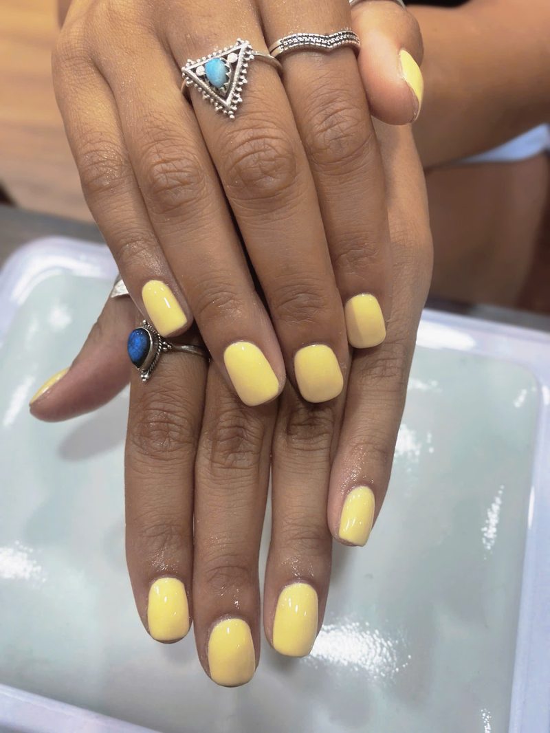 Mẫu nail Vàng pastel tại Fleur Nail & Beauty Quận 1