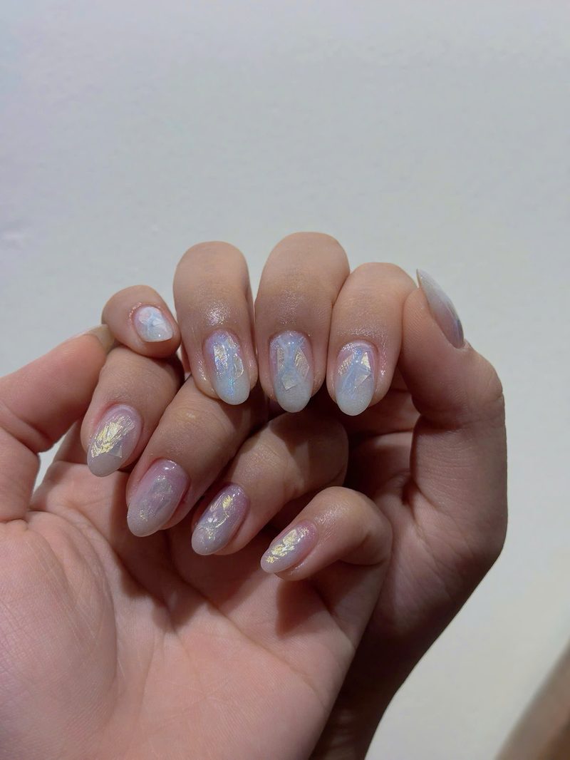 Mẫu nail Ngọc trai & nơ hồng tại Fleur Nail & Beauty Quận 1